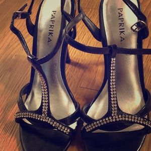 Black heeled sandles